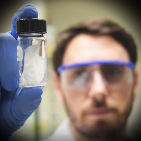 Саратовские ученые разработали экологически чистый полимер